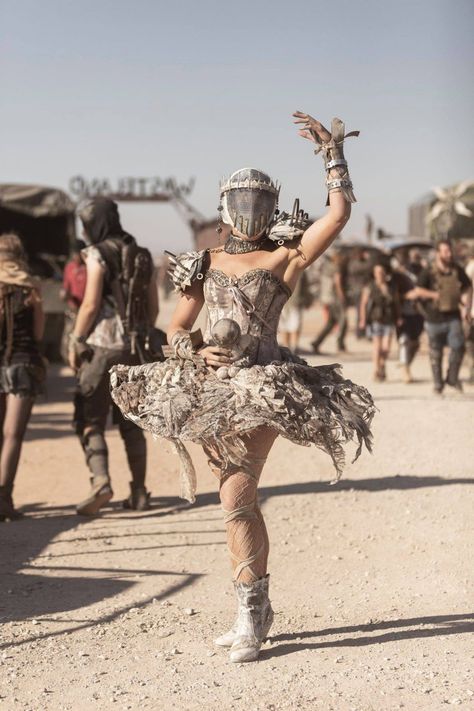 Post Apocalyptic Outfit, Apocalypse Costume, Post Apocalyptic Clothing, Apocalypse Fashion, Post Apocalyptic Costume, Wasteland Weekend, Post Apocalyptic Fashion, Zombie Party, Apocalyptic Fashion