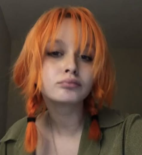 Orange Grunge Hair, Outfits For Orange Hair, Orange Hair Outfit, Orange Highlights In Brown Hair, Orange Dyed Hair, Orange Hair Aesthetic, Short Hair Orange, Short Orange Hair, Orange Short Hair