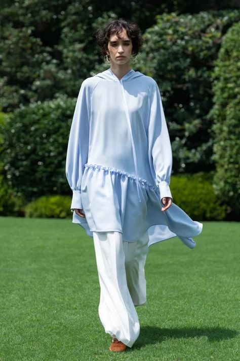 Cozy Dress, Traditional Kimono, Blue Coat, Vogue Germany, Spring Has Sprung, Vogue Paris, Spring Collection, Fashion Week Spring, New York Fashion Week