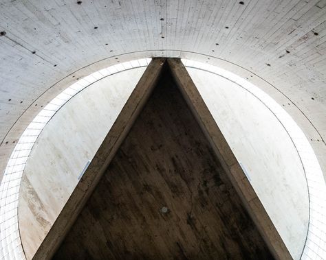 Gallery of AD Classics: Yale University Art Gallery / Louis Kahn - 12 Louis Kahn Plan, Acoustic Architecture, Yale University Art Gallery, Art Galleries Architecture, Louis Kahn, Toyo Ito, Old Abandoned Houses, Philip Johnson, Ceiling Detail