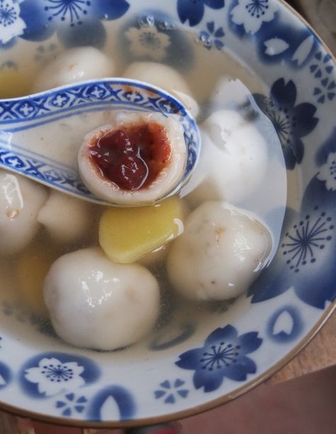 Red bean dumplings in ginger broth at lili's cakes #Chinese #redbean #sweetdumplings #ginger #recipe Bean Dumplings, Savoury Loaf, Sandwich Cake Recipe, Swedish Sandwich, Fruit Jelly Recipe, Dumplings Easy, Ginger Broth, Pistachio Bread, Paris Cake