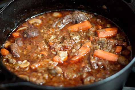 Oxtail South Africa, South African Beef Stew Recipes, South African Potjie Recipe, South African Oxtail Stew Recipe, Oxtail Recipes South African, African Oxtail Stew, Oxtail Potjiekos Recipes South Africa, South African Oxtail Recipes, South African Appetizers