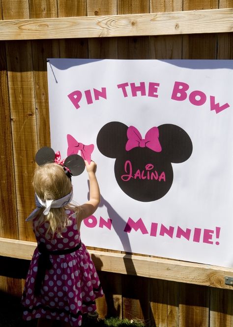 Minnie Mouse Birthday Party Pin The Bow On Minnie, Cupcakes Minnie Mouse, Miki Fare, Twodles Birthday, Minnie Mouse First Birthday, Minnie Mouse 1st Birthday, Minnie Birthday Party, Minnie Mouse Theme, Second Birthday Ideas