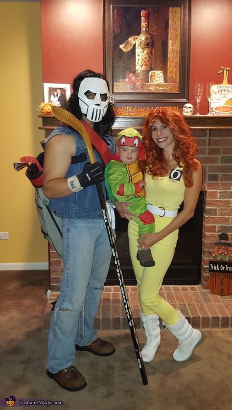 Tmnt Couples Costume, Family Tmnt Halloween Costumes, April Tmnt Costume, April Oniel Costume, Ninja Turtle Family Halloween Costumes, April Ninja Turtle Costume, April Costume Ninja Turtle, Tmnt Family Costume, Family Ninja Halloween Costumes