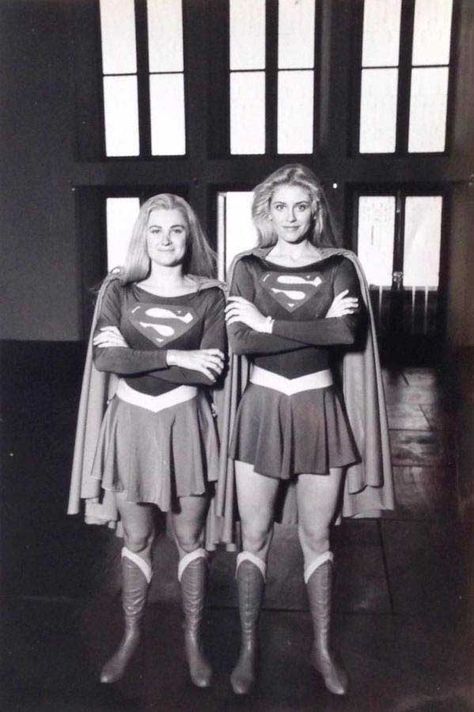 Helen Slater with her stunt double Tracey Eddon on the set of Supergirl in 1983 (Tracey Eddon was also Carrie Fisher's stunt double in Return of the Jedi) Helen Slater Supergirl, Supergirl 1984, Superman Live Wallpaper, Olympic Women, Priceless Movie, Supergirl Movie, Supergirl Outfit, Helen Slater, Superman Supergirl