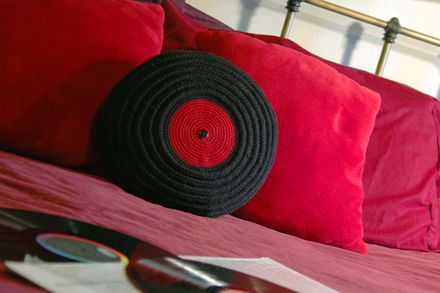 for any music lover. love this. Crochet Vinyl Record, Record Pillow, Crochet Vinyl, Funky Cushions, Crochet Christmas Stocking, Crochet Pillows, Round Cushion, Crochet Cushions, Crochet Patterns Free Blanket