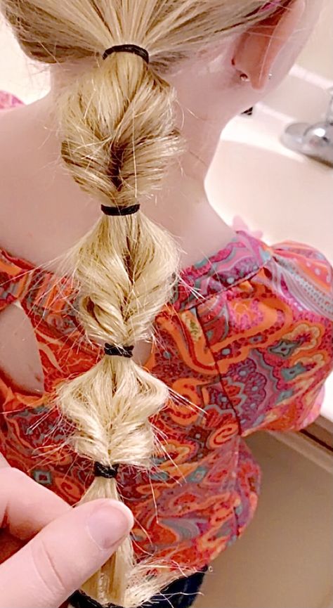 Bubble Braid Pull Through, Fun Bubble Braids, Fish Tail Bubble Braids, Flip Through Bubble Braid, Twist Bubble Braids Hairstyles, Inside Out Bubble Braid, Flipped Bubble Braid, Twist Bubble Braid, Inverted Bubble Braid