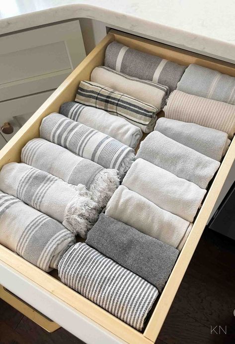 Kitchen Rag Organization, Dish Towel Drawer, Organize Kitchen Towels, Kitchen Towel Drawer Organization, Towel Drawer Organization, Cute Kitchen Towels, Kitchen Towel Organization, Kitchen Towel Drawer, Dorm Room Kitchen