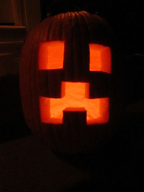 Minecraft Creeper Pumpkin! Minecraft Halloween Pumpkins, Pumkin Carving Minecraft, X Men Pumpkin Carving, Pumpkin Painting Ideas Minecraft, Slimer Pumpkin Carving, Pumpkin Carving Minecraft, Pumpkin Carving Ideas Minecraft, Creeper Pumpkin Carving, Minecraft Creeper Pumpkin