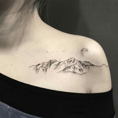 Moutain Tattoos, Natur Tattoo Arm, Berg Tattoo, Mountain Tattoo Design, Bone Tattoos, Landscape Tattoo, Geniale Tattoos, Collar Bone Tattoo, Mountain Tattoo