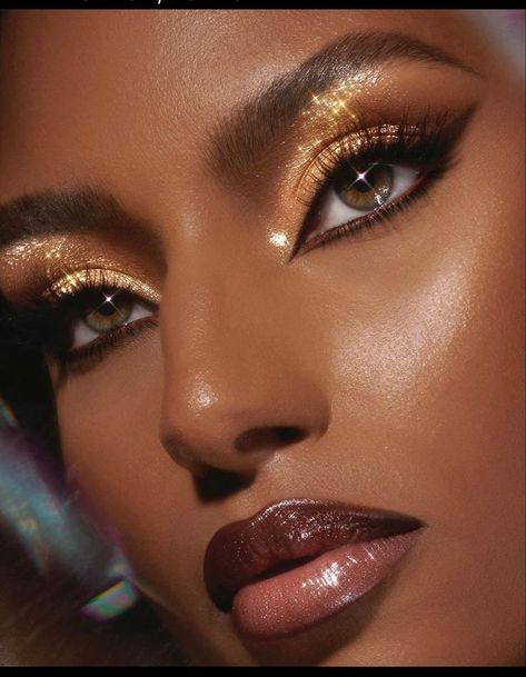 Eye Glam Makeup, Gold Eyeshadow Looks, Golden Eye Makeup, Golden Makeup, Eyeshadow Black, Asian Makeup Tutorials, Sparkly Eyeshadow, Gold Makeup Looks, Sparkly Makeup