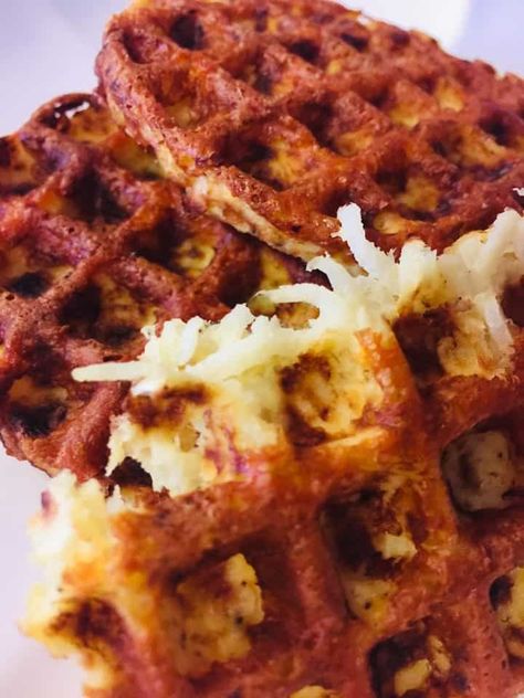 Jicama Hash Brown Chaffle Recipe Keto Hashbrowns, Chaffles Recipe, Jicama Recipe, Keto Waffles, Chaffle Recipes, Keto Chaffles, Keto Chaffle, Chaffle Recipe, Waffle Maker Recipes