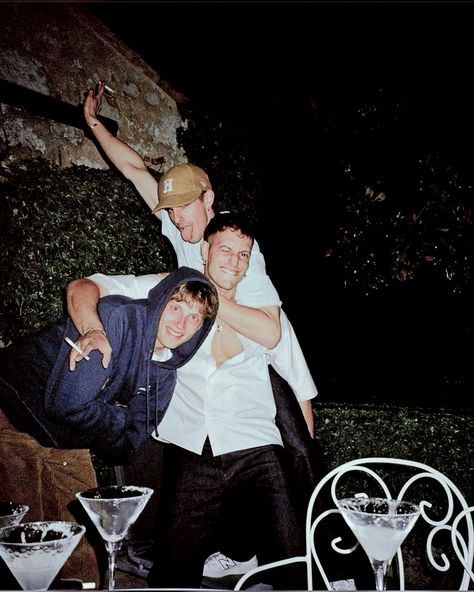 Guy Friend Group, Boy Group Aesthetic, Party Boy Aesthetic, Guy Friends Aesthetic, Trio Boys, Angel Y Diablo, Magnolia Park, Chloe Walsh, Super Rich Kids