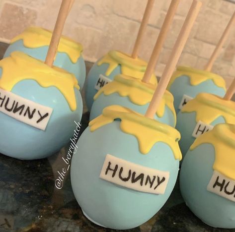 Winnie The Pooh Apples, Winnie The Pooh Gender Reveal Treats, Winnie The Pooh Caramel Apples, Winnie The Pooh Oreo Treats, Winnie The Pooh Cake Pops, Winnie The Pooh Cake Pops Showers, Classic Pooh Cake Pops, Baby Shower Buffet, Winnie Poo