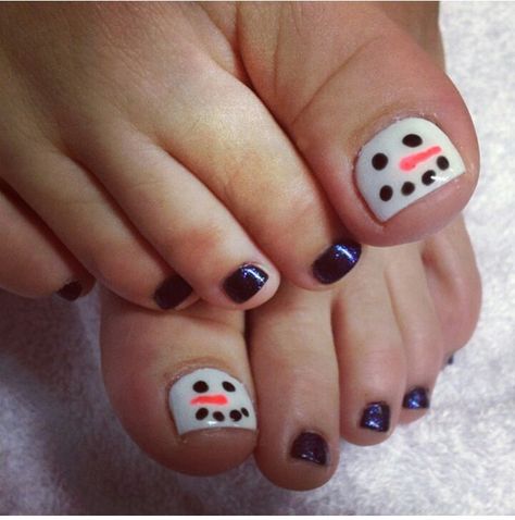 Snowman toes Christmas Toenail Ideas, Winter Toe Nail Designs, Christmas Toe Nails Winter, December Toe Nails, Winter Toenails, Holiday Toe Nails Christmas, Xmas Toe Nail Designs, Christmas Toenails Pedicures, Holiday Pedicure Ideas Toenails