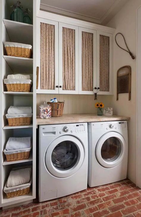 Old-fashioned Meets Modern Laundry Room Design #laundryroom #small #design #decorhomeideas Diy Lavanderia, Narrow Laundry Room, Laundry Room Organization Storage, Laundry Room Storage Shelves, Rustic Laundry Rooms, Small Laundry Room Organization, Tiny Laundry Rooms, Room Storage Diy, Modern Laundry Rooms