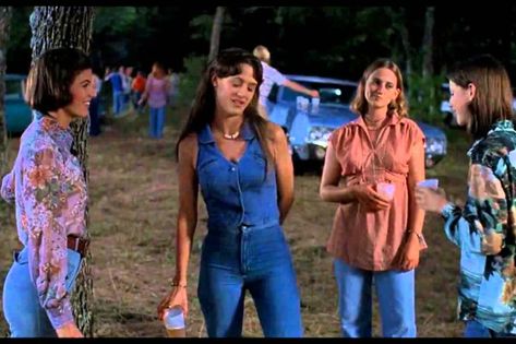 Dazed And Confused Movie, Outfits 70s, 70s Inspired Fashion, 70s Outfits, Dazed And Confused, Movie Fashion, 70s Fashion, Night Outfits, Concert Outfit