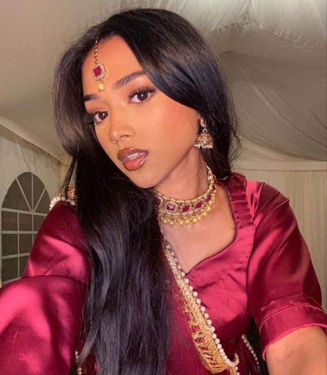 Indian Girl Makeup, Jannah Instagram, Pakistani Makeup, Aesthetic Indian, Freya Mikaelson, South Asian Aesthetic, Brown Girls Makeup, Desi Aesthetics, Brown Skin Makeup