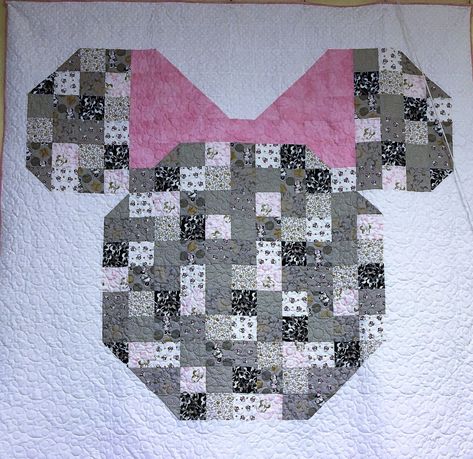 Minnie Mouse Quilt Pattern Mouse Mosaic, Baby Quilt Ideas, Minnie Mouse Quilt, Disney Quilts, Pixel Quilt Pattern, Mosaic Quilt, Quilted Blankets, Mickey Mouse Quilt, Pixel Quilting