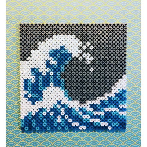 Ocean cross stitch. The Great Wave Perler Beads, Perler Beads Ocean, Pyssla Ideas Cute Easy, Wave Perler Beads, Cool Hama Bead Ideas, Ocean Perler Bead Patterns, Ocean Perler Beads, Perleplader Ideas Diy, Wave Pixel Art