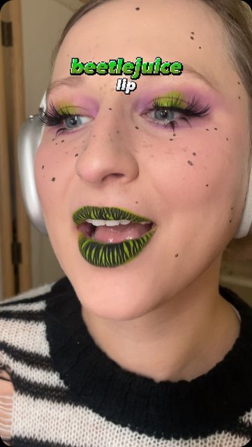 Beetle Juice Lips, Simple Beetlejuice Makeup, Beetlejuice Eye Makeup, Beetlejuice Inspired Makeup, Female Beetlejuice Makeup, Beetlejuice Lips, Halloween Eyeshadow, Beatle Juice, Beetlejuice Makeup