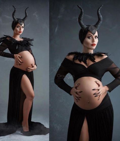 A photographer transforms mums-to-be into Disney Princesses and the stunning images go viral | Bounty Parents Going Into Labor, Disney Maternity, Pretty Pregnant, Pregnant Halloween, Foto Poses, Fantasias Halloween, Cute Halloween Costumes, Princess Style, Disney Princesses