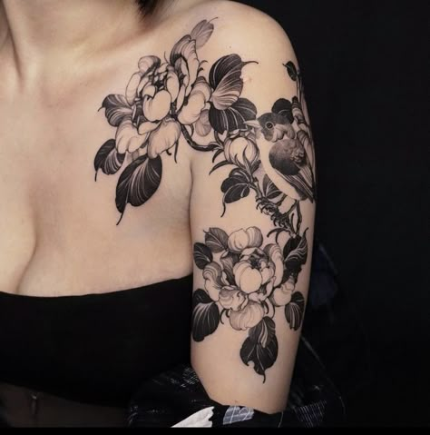 Goth Botanical Tattoo, Goth Tattoo Women, Emo Flower Tattoo, Goth Floral Tattoo, Gothic Feminine Tattoos, Gothic Shoulder Tattoo, Goth Flower Tattoo, Gothic Flowers Tattoo, Goth Tattoos For Women