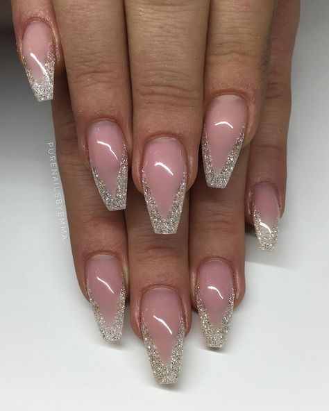 V-french with Diamond 🙊💗 #qualitynails #gelnails #nailart #nailtech #vfrench #frenchmanicure #nailporn #nailobsession #nails #nailswag… Nails Quinceanera, Glitter French Tip, Coffin French, Ballerina Coffin, French Tip Nail Art, Red Gel Nails, Natural Nail Art, Nail Board, Lines On Nails