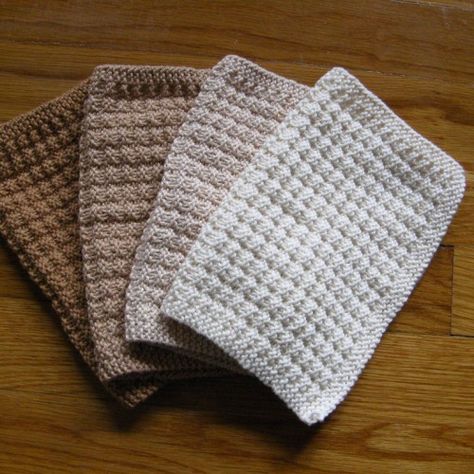 Waffle Knit Dishcloth - Free Pattern Knitted Washcloth Patterns, Knitted Patterns, Knitted Washcloths, Dishcloth Knitting Patterns, Washcloth Pattern, Crochet Dishcloth, Knit Dishcloth, Knitting Blogs, Knitted Afghans