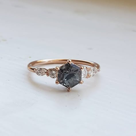 Ring Blue Sapphire, Blue Sapphire Engagement Ring, Cute Engagement Rings, Future Engagement Rings, Twist Ring, Dream Engagement Rings, Our Engagement, Dream Engagement, Sapphire Engagement Ring