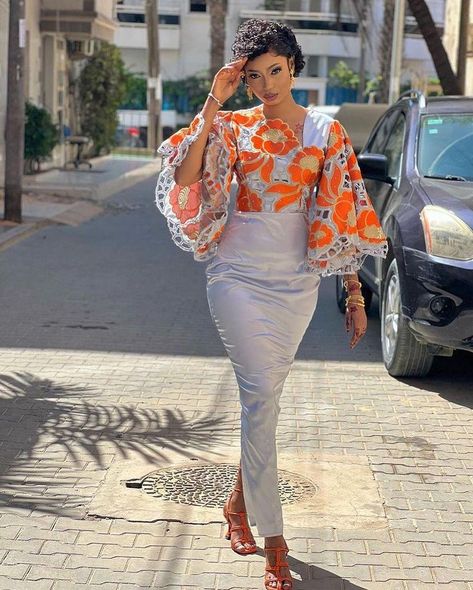 actu mode senegalaise sur Instagram : Mode sagnesè EID Mubarack 🥰🥰🥰 Bubu Gown Styles, Kente Styles, African Fashion Traditional, African Fashion Modern, Elegant Dresses Classy, African Traditional Dresses, African Fashion Women, African Clothing Styles, Elegant Dresses For Women