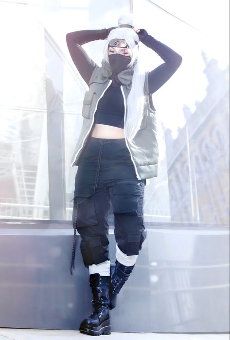 Womens Anime Costumes, Fem Kakashi Cosplay, Female Kakashi Cosplay, Easy Cosplay Ideas Women Anime, Anime Cosplay Ideas Female, Female Cosplay Anime, Female Kakashi, Naruto Cosplay Female, Fem Cosplay