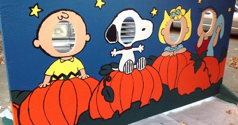 Celebrate this Halloween with a Peanuts themed cutout board! See how you can make Charlie Brown, Snoopy, Sally and Linus be a part of your harvest festival, too! Peanuts Halloween Decor, Charlie Brown Pumpkin, Great Pumpkin Charlie Brown, Charlie Brown Halloween, Peanuts Halloween, Peanuts Comic Strip, Festival Ideas, Snoopy Halloween, Charlie Brown Snoopy