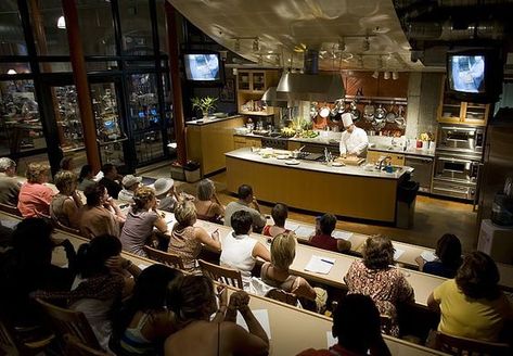 Room where the chef is giving a cooking demonstration to his audience.  Entertainment experience tend to be those in which customers participate more passively than actively; their connection with the event is more likely one of absorption. Cooking Demonstration Ideas, Cooking Classes Design, How To Cook Polenta, Culinary Institute Of America, Napa Trip, Peppermint Ice Cream, Culinary Classes, America Food, Culinary Art