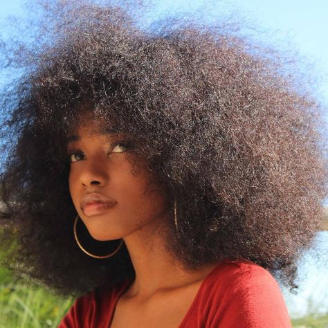 #crowningherqueen #slayingthecrown #naturalhairdaily #healthyhair #natural #hair #blackgirlmagic #naturallycurly #bighair #teamnatural… Poofy Hair, Straight Weave, Hair Care Growth, Afro Textured Hair, Hair Flow, Pelo Afro, Big Hoop Earrings, Hair Follicles, Afro Hair