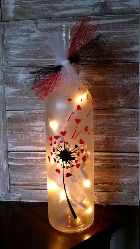 Valentines Day Crafts, Liquor Bottle Crafts, Hand Painted Wine Bottles, Recycled Wine Bottles, Glass Bottle Diy, Wine Craft, Diy Glass Bottle Crafts, Wine Bottle Art, Wine Bottle Diy Crafts