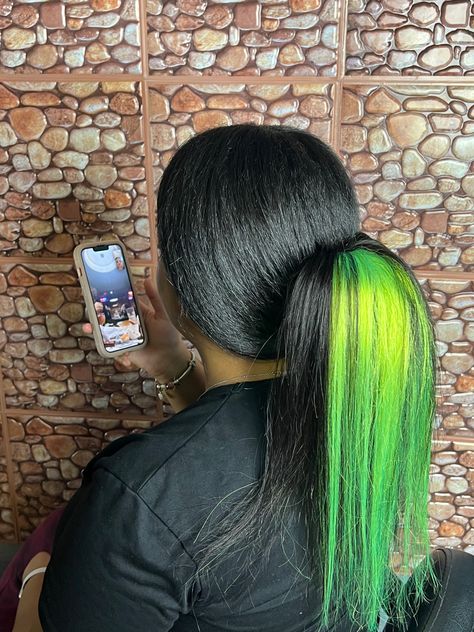 black girl, black and green hair, like green hair, skunk stripe, green skunk stripe, back of hair dyed Black Hair Green Highlights, Green And Black Box Braids, Black And Neon Green Hair, Black Hair With Green Streaks, Black Hair With Green Highlights, Green Peekaboo Hair, Green Black Hair, Green Hair Streaks, Green And Black Hair