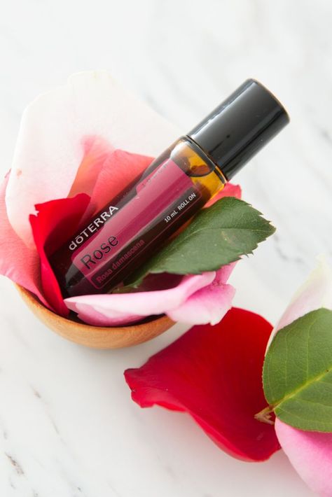 Doterra Skin Care, Doterra Rose, Feeling Scared, Essential Oils For Skin, Chamomile Essential Oil, Essential Oil Benefits, Oil Industry, Aroma Oil, Rose Essential Oil