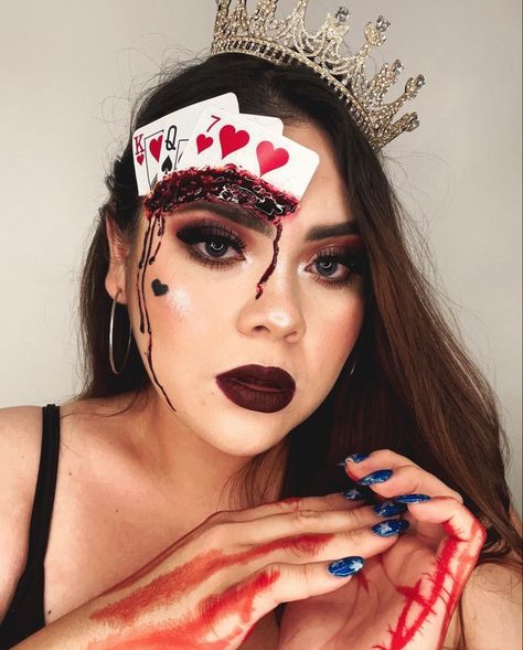 Maquillaje editorial para Halloween 
Maquillaje glam para Halloween 
Ideas de maquillaje para Halloween Halloween Lip Makeup, Lip Makeup Ideas, Ideas Para Halloween, Halloween Maquillaje, Halloween Makeup Witch, Cute Couples Costumes, Dark Makeup Looks, Creepy Makeup, Heart Costume