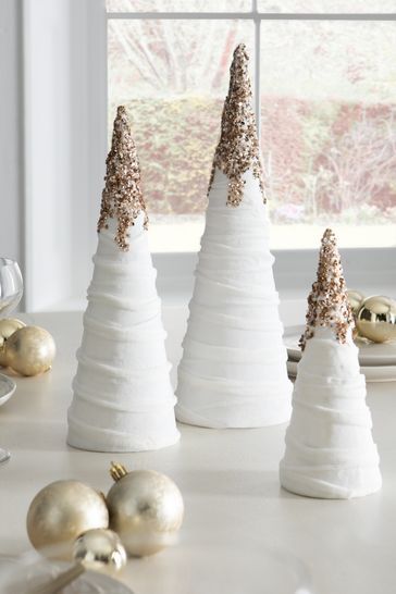 Christmas Cones, Candyland Christmas, Cone Christmas Trees, Christmas Float Ideas, Star Christmas, Diy Christmas Decorations Easy, Office Christmas Decorations, Candy Christmas Decorations, Holiday Crafts Christmas