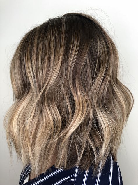 Bronde hair natural highlights balayage lob Fall Bronde Balayage, Bronde Lob, Balayage Lob, Haircut 2023, Natural Ombre, Highlights Balayage, Bronde Balayage, Blond Balayage, Bronde Hair