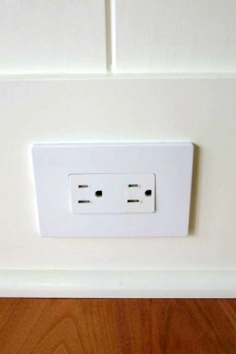 Horizontal electrical outlets in baseboard Wide Baseboards, Hide Cables, Base Trim, Basement Bathroom, Bathroom Renos, Electrical Outlets, Baseboards, Trim Detail, New Builds