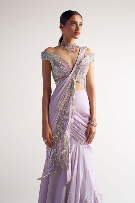 Fishtail Saree, Western Gowns Party Wear Designer, Saree Trending, Farewell Saree, Unique Saree, Sequined Blouse, Ethnic Wears, Trendy Outfits Indian, Simple Saree Designs