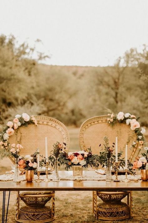 38 Inspirational Outdoor Boho Wedding Ideas | Tulle & Chantilly Wedding Blog Wedding Theme Rose Gold, Bohemian Wedding Theme, Boho Princess, Stile Boho Chic, Wedding Ceremony Ideas, Bohemian Wedding Decorations, Boho Wedding Inspiration, Boho Chic Wedding, Boho Wedding Decorations