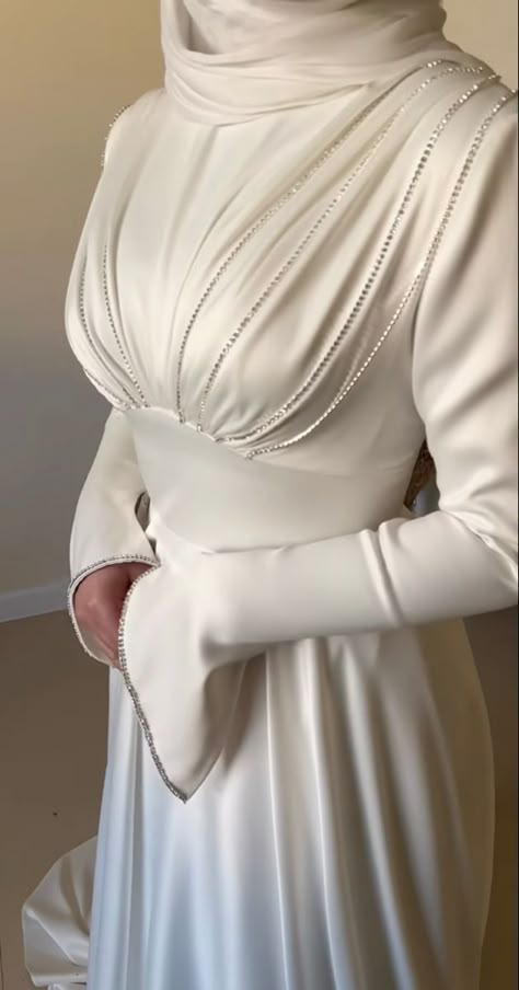 Formal Party Dress Classy, Classy Prom Dresses Elegant, Simple Classy Wedding, Simple Classy Wedding Dress, Wedding Dress Classy, Wedding Dresses Guest, Party Dress Classy, Classy Prom, Bride Dress Simple