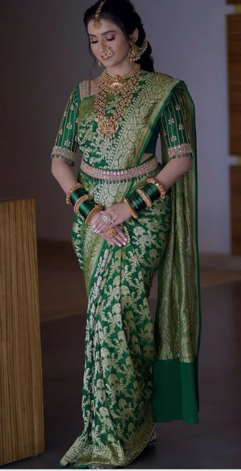 Mugurtham Hairstyle, Green Bridal Saree, Green Wedding Saree, Green Banarasi Saree, Saree Wearing Styles, Bridal Sarees South Indian, Simple Saree Designs, Desi Wedding Dresses, New Saree Blouse Designs