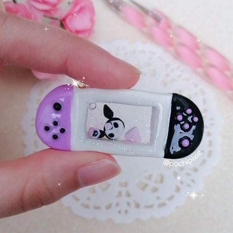 Kuromi Clay, Diy Kuromi, Kawaii Clay, Polymer Clay Kawaii, Pottery Inspo, Polymer Clay Diy, Cute Polymer Clay, Sonic And Shadow, Polymer Clay Charms