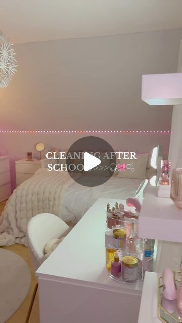 lara on Instagram: "clean my room with me after school🎀 room reset selbstgekauft

#aesthetic
#schoolnight #schoollife #schoolday #afterschool #nightroutine #schoolnightroutine #atterschoolroutine #showerroutine #productivity #inspiration #schoolmotivation #cleantok #cleaning" Cleaning My Room Aesthetic, How To Clean Your Room, Clean My Room With Me, Room Reset, Clean Room Motivation, Productivity Inspiration, School Night Routine, Clean My Room, Room Cleaning Tips