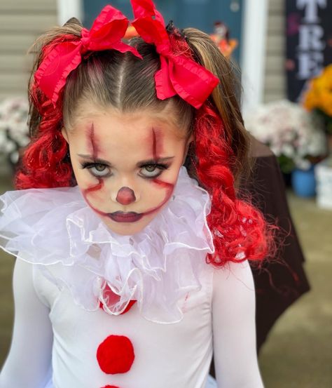 Kids Halloween Clown Makeup, Kid Scary Clown Makeup, Clown Makeup Kids Cute, Scary Clown Make Up For Kids, Kids Creepy Clown Costume, Kid Clown Makeup Girl, It Face Paint Clown, Kids Creepy Clown Makeup, Pennywise Makeup Girl Kid