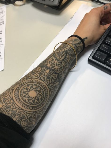 Mandela Tattoo Men, Popular Tattoos For Guys, Mandala Tattoo Forearm, Half Mandala Tattoo, Mandala Tattoo Men, Tato Mandala, Full Hand Tattoo, Mandala Hand Tattoos, Skull Girl Tattoo